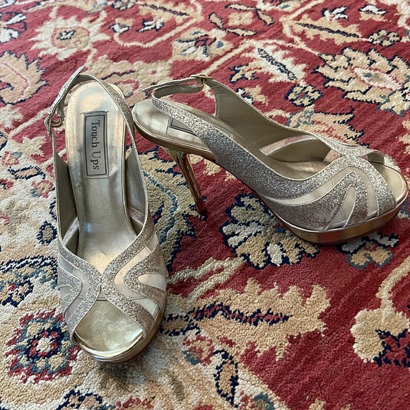 Women's Touch Ups Heels - Picture 3 of 5